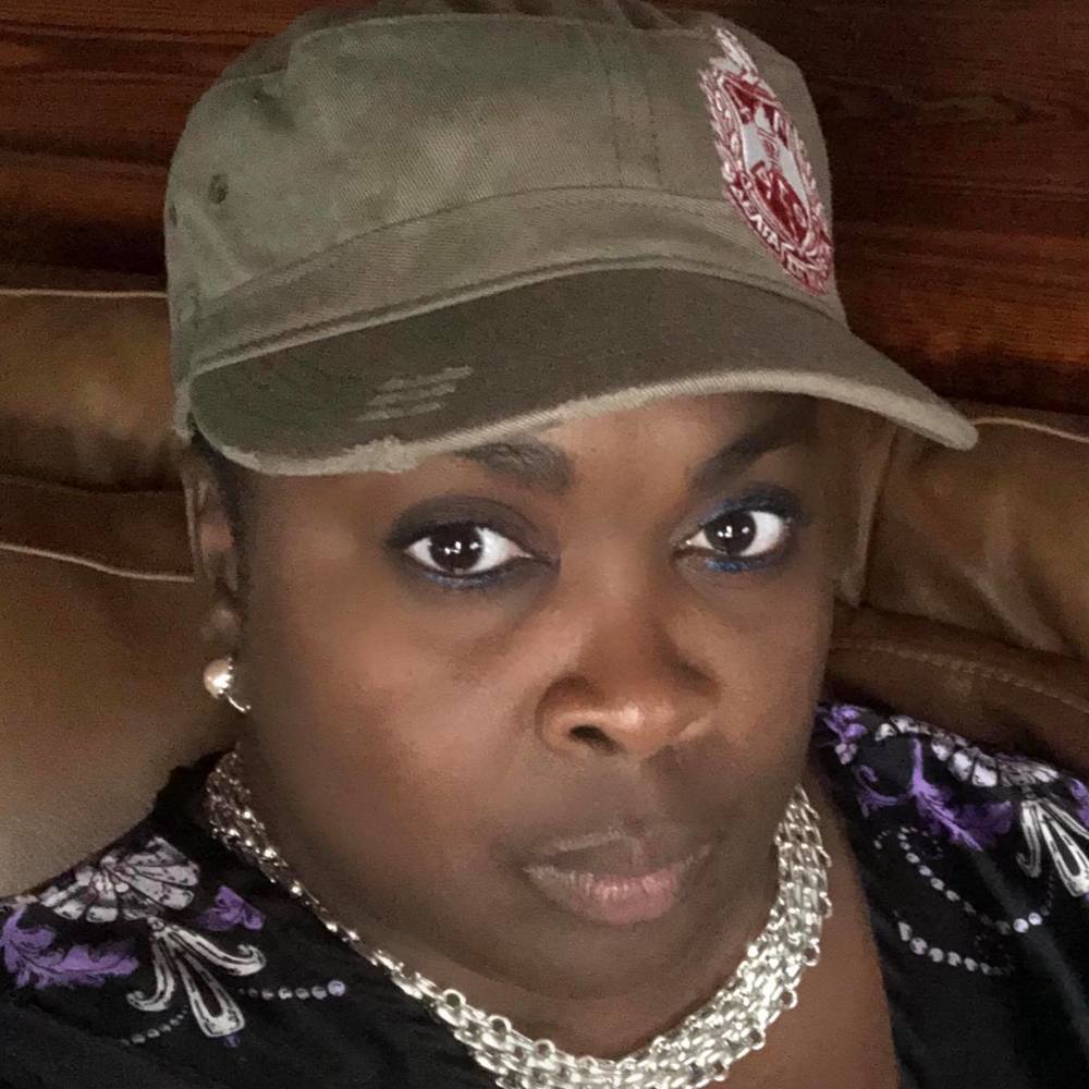 Meet your Posher, Cee